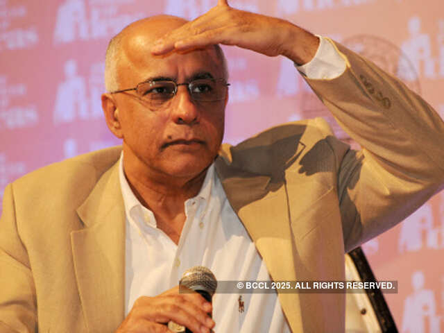 کمپنی کے چار بانیوں سمیت مندیٹری پروموٹر، کرشنرامر نترجن، سبروٹو بیگچی (تصویر میں)، این ایس پارھراسرات اور روسٹو رھنن نے اس میں 13.32 فیصد حصہ لیا. Mindtree promoters, including the four founders of the company, Krishnakumar Natarajan, Subroto Bagchi (in picture), NS Parthasarathy and Rostow Ravanan, hold a 13.32 per cent stake in the firm
