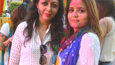 A Holi get-together for Kanpur ladies