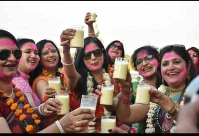 Holi celebration in Bhopal starts with Phoolon ki Holi
