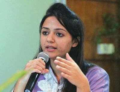 Trolling Shehla Rashid for covering her head smacks of sexism and patriarchy