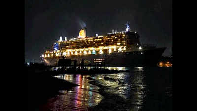 Cruise liner 'Queen Mary 2' calls at Cochin Port