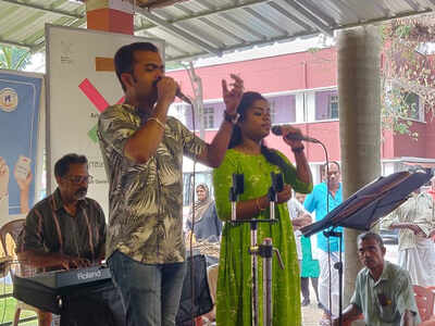 Singers Manikandan, Dhanesh, Riya and Jyothi perform at 'Art and Medicine'