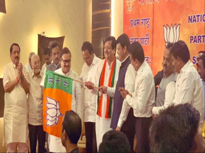 LS polls: NCP's Bharati Pawar, Congress' Pravin Chheda join BJP