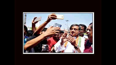Young Twitter users disappoint Shashi Tharoor