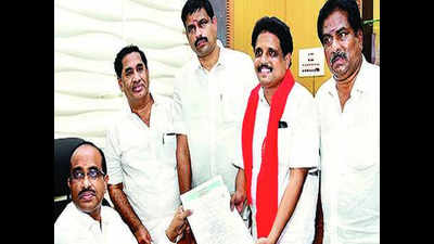 CPM’s Su Venkatesan files nomination in Madurai