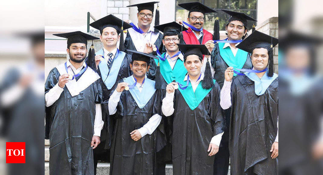 IIMB 44th Annual Convocation: 625 Students Graduate With 8 Bagging Gold ...