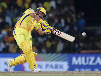 Suresh Raina first player to score 5000 runs in IPL