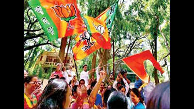 BJP drops four sitting Maharashtra MPs, Girish Bapat replaces Anil Shirole in Pune
