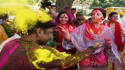 Holi festivities, the royal style