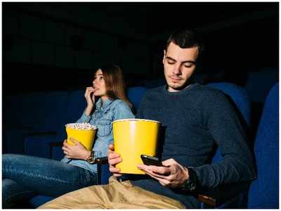 5 Things you shouldn’t do at cinema halls