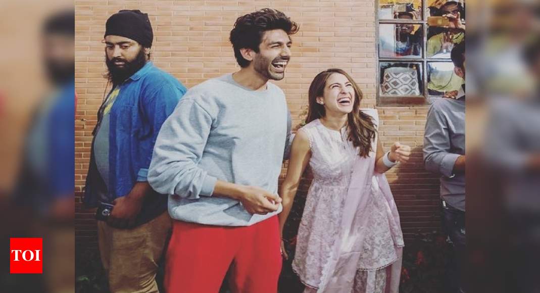 Sara Ali Khan And Kartik Aaryan Bond On The Sets Of Imtiaz Ali’s Film ...