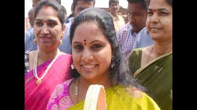 Angry farmers give KCR's daughter Kavitha taste of her own medicine