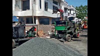 Kolkata: Civic body kicks off road repairs in Salt Lake