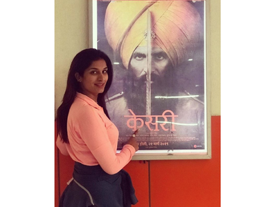 Poonam Dubey calls Akshay Kumar superstar after watching 'Kesari'