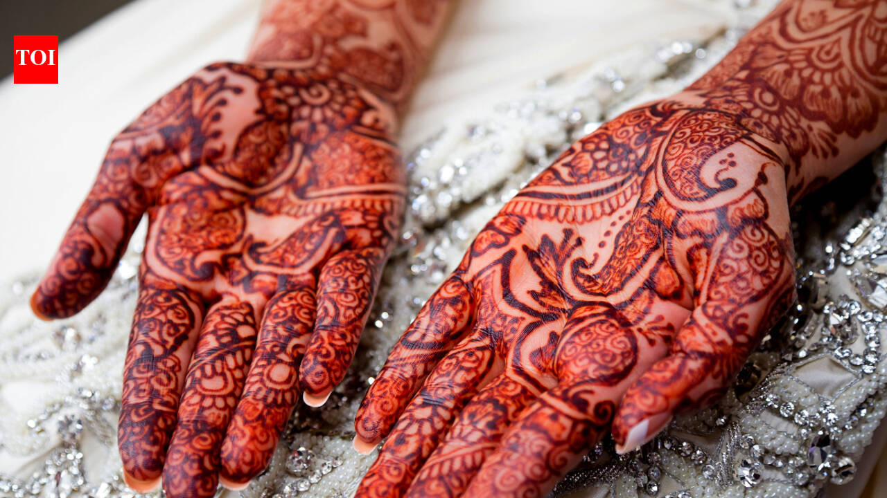 Dark Mehndi Tips: 6 Natural Ways to Make your Mehendi Darker | How to ...