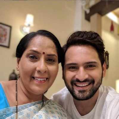 Siddharth's real mother to play his reel mother