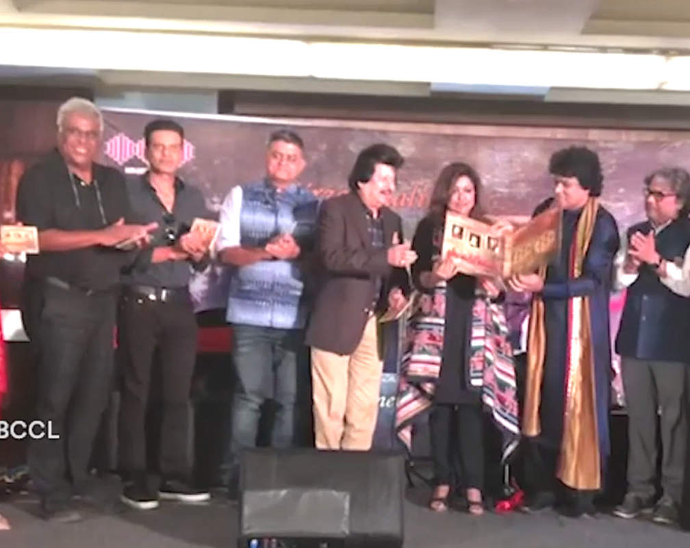 
Manoj Bajpayee, Gajraj Rao and Vishal Bhardwaj launch Ghazal album 'Ghaliban'

