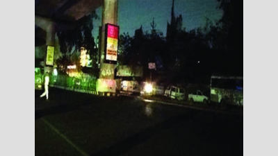 Lucknow: LMC & LMRC spar over streetlights, locals suffer