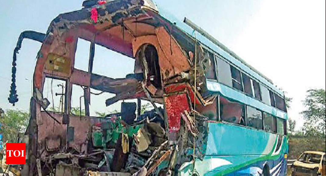 Eight killed as sleeper bus rams into truck on Yamuna Expressway ...