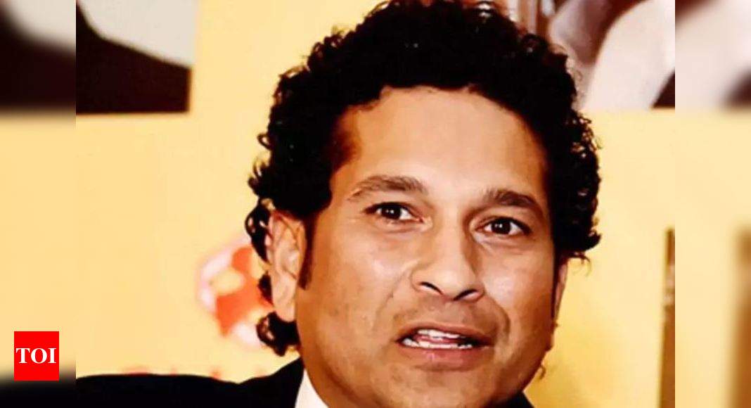 Sachin Tendulkar meets Sharad Pawar | India News - Times of India