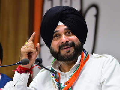 ‘Silver-tongued’ Sidhu is Congress’ most-wanted star