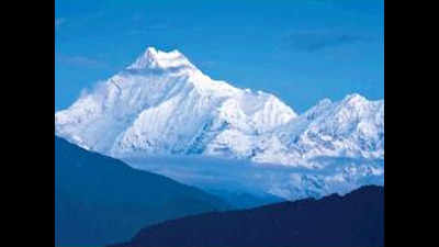 Team of 50 trekkers embarks on first eco-expedition to Mt Kangchenjunga