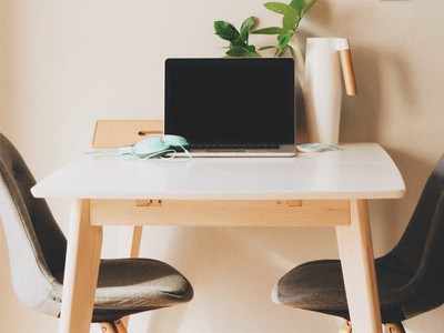 Smart computer table for small spaces