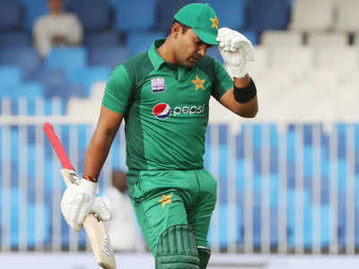 PCB fines Umar Akmal for late night outing in Dubai during Australia ODIs