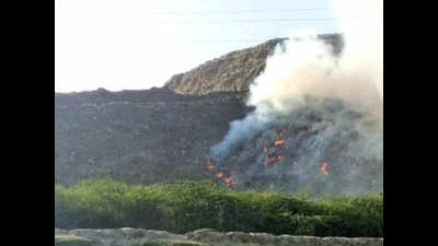 Delhi: Summer returns, so does fire at Ghazipur landfill