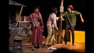 Play ‘Gataar’ depicts problems faced by manual scavengers