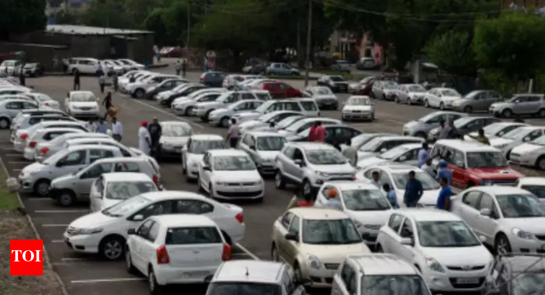 Passenger vehicle sales in India may reach 5 million units in FY23