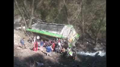 One killed, 48 injured as bus plunges into gorge in Kullu