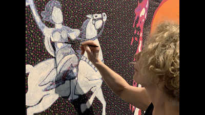 Portraying women at work through art