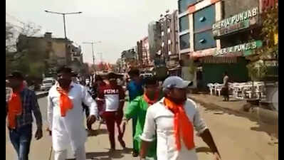 Gurugram: Sword-wielding vigilantes force meat shops to close