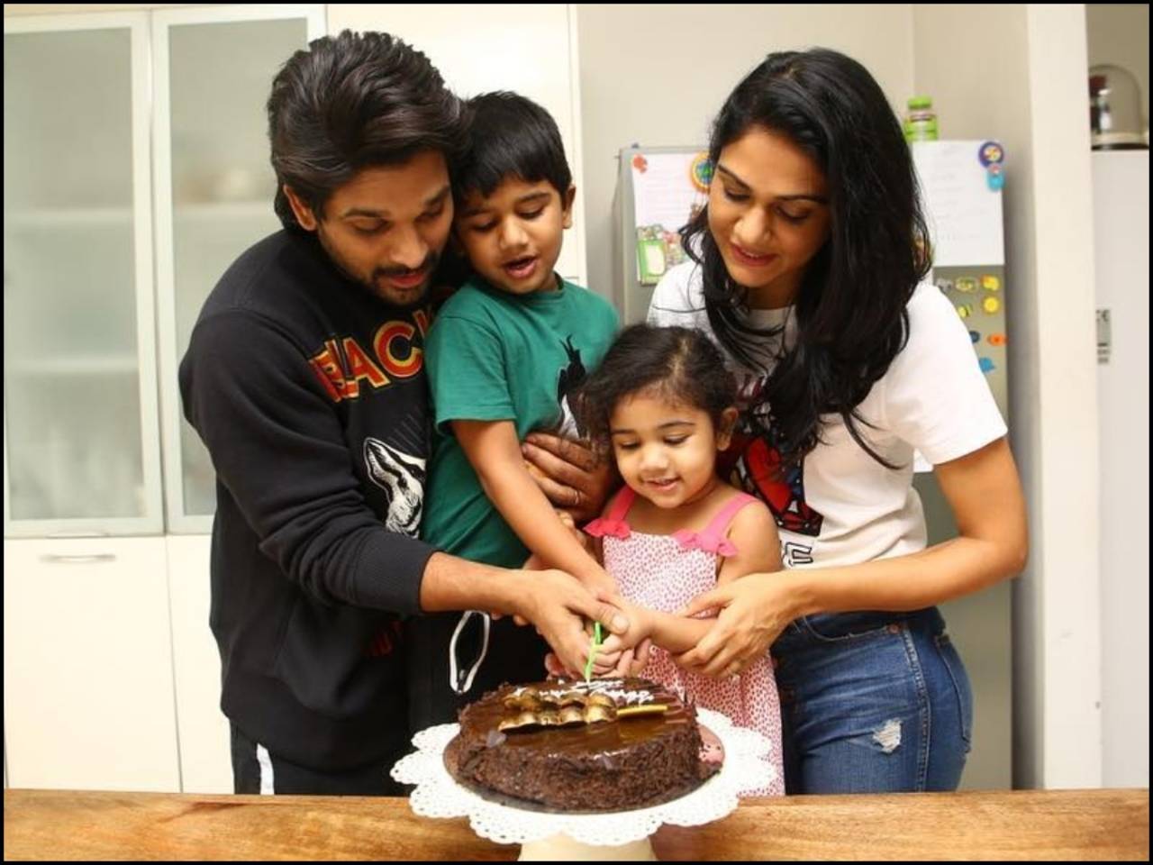 Varun Dhawan celebrates his 33rd birthday with a decadent chocolate cake |  The Times of India