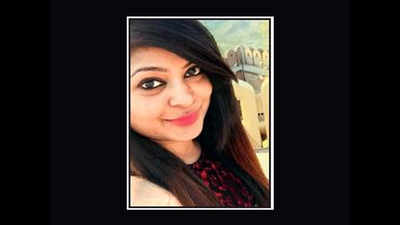 HCL techie killed as car hits divider on DND
