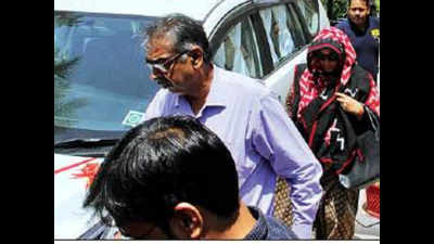 I-T officials question MP CM Kamal Nath'S ex-OSD Praveen Kakkar's wife and son