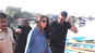 Akshay Kumar and Kareena Kapoor mobbed in Mumbai