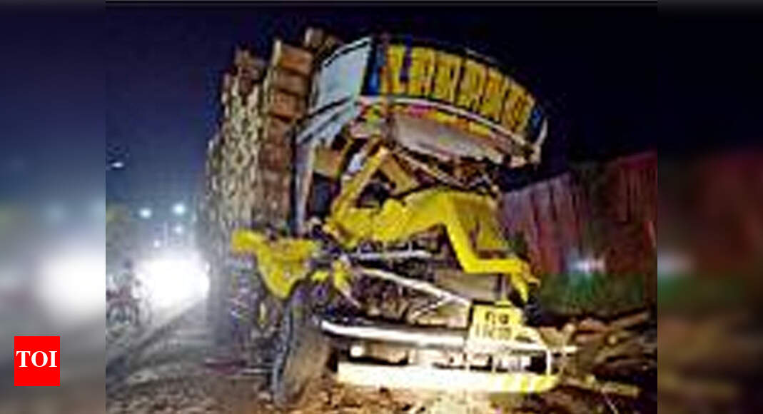Three killed in two separate accidents | Kochi News - Times of India