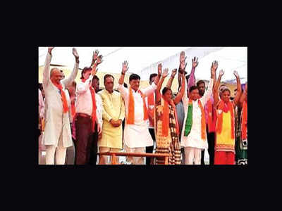 Dabhoi Congress corporators join BJP