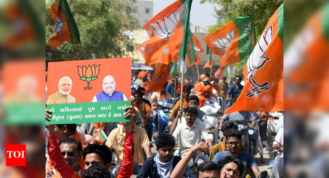 Over 900 Artistes Urge People To Vote For BJP - Times Of India