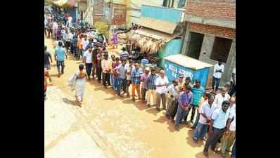 Poll percentage dips in north Andhra due to sweltering heat