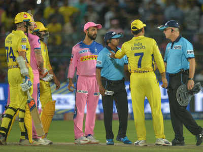 Dhoni's 'disrespectful' act in IPL playoffs tie lambasted by ex