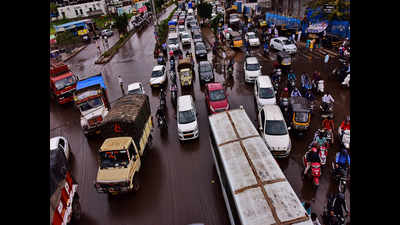 Pune: Drainage pipe work sparks traffic chaos in Hinjewadi