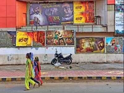 Telangana migrants star in Solapur poll theatre