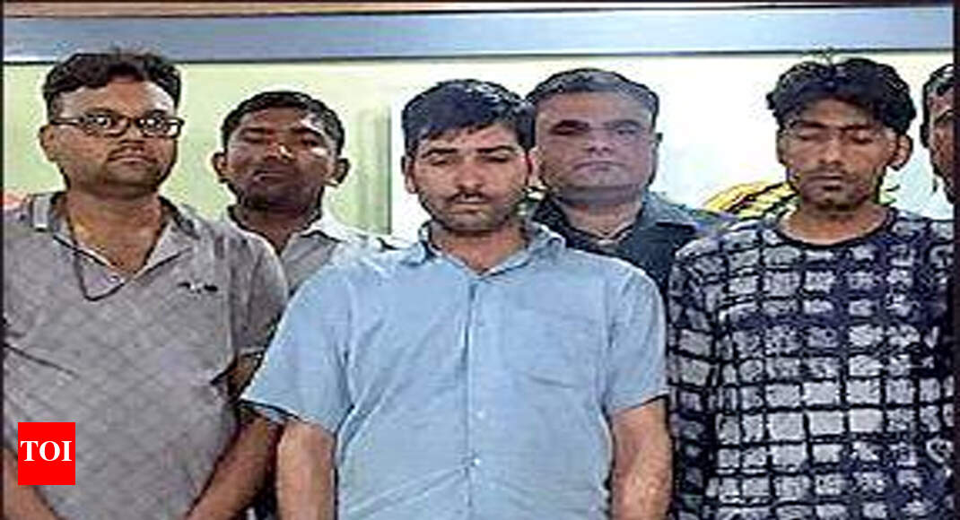 Kashmiri youths among 3 held with 10kg charas