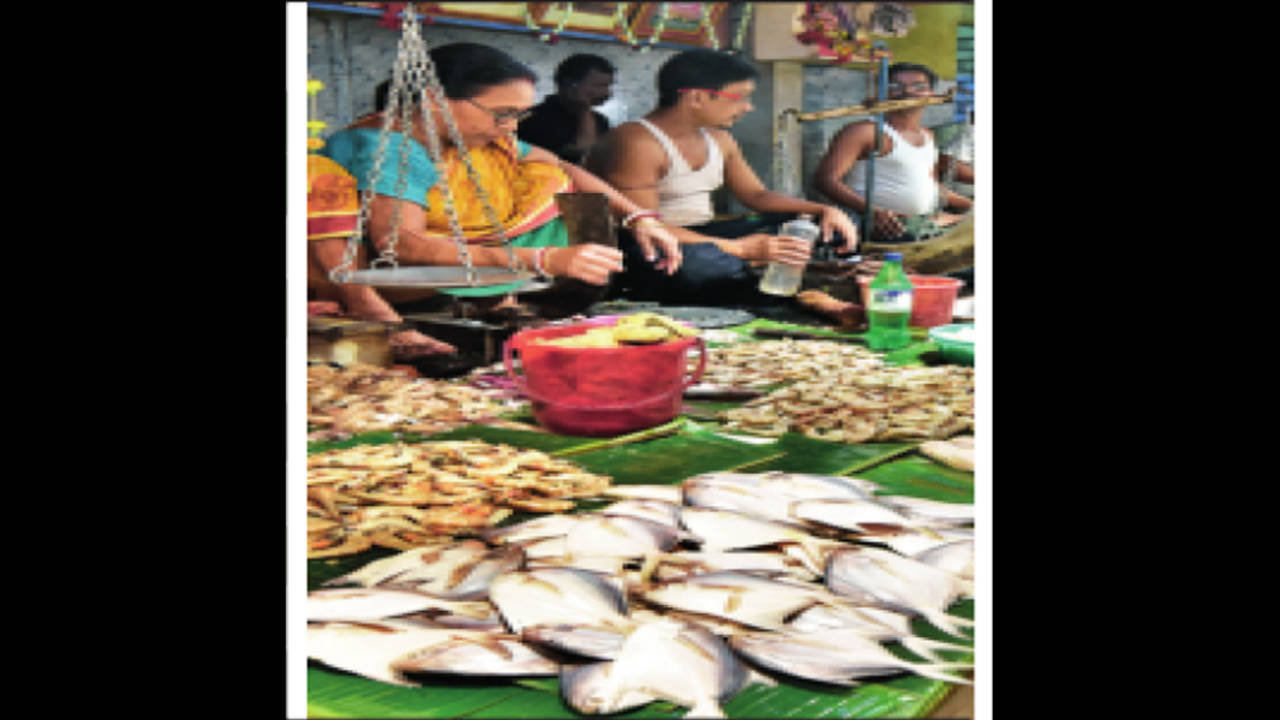 Kolkata: Demand-supply gap leaves dear fish dearer