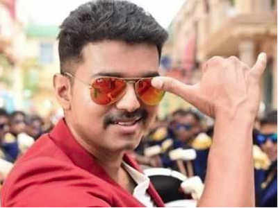Tamil Nadu Voting Actor Vijay Arrives On Cycle Cast Vote Vels International  Pre School, Neelankarai Chennai Video Viral