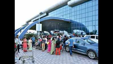 Surat airport crosses 1.25 million passenger mark in 2018-19