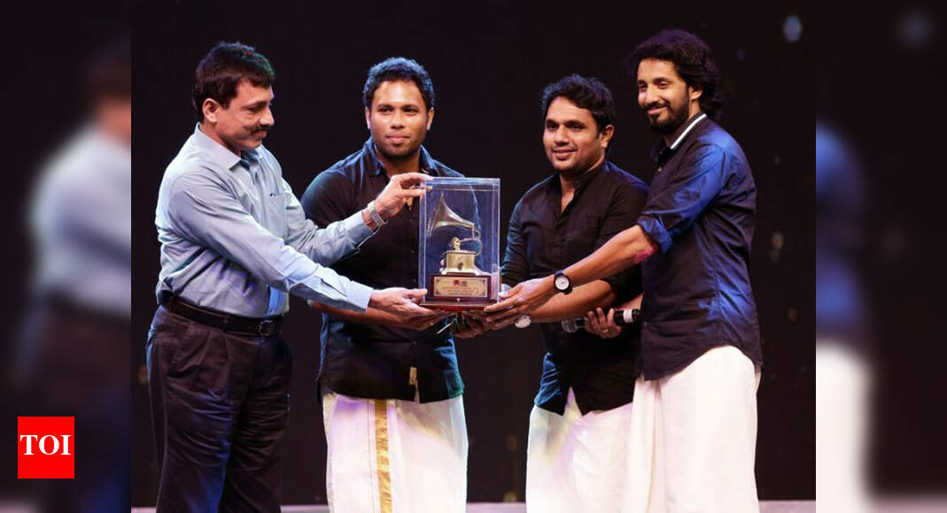 Minungum Minnaminunge Kannada Version Released By 4 Musics Malayalam Movie News Times Of India minungum minnaminunge kannada version